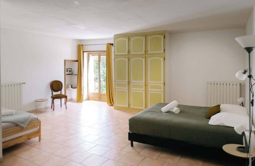 Althen-des-Paluds House | 84B7 - Accommodation in a charming 18th century farmhouse
