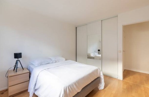 L'Hay-les-Roses Apartment | 86 m² Apartment ∙ 3 bedrooms ∙ 5 guests
