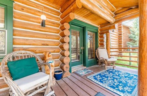 Keystone Villa | 88 Potentilla Lane : 2
