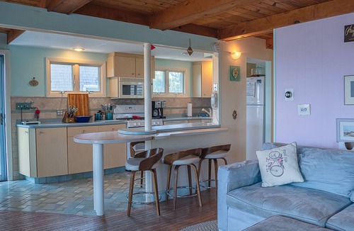 East Sandwich House | 89-1 Salt Marsh Rd