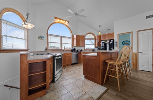 Waves House | 8BR Oceanfront home - Game & theater rooms, private pool, hot tub ★