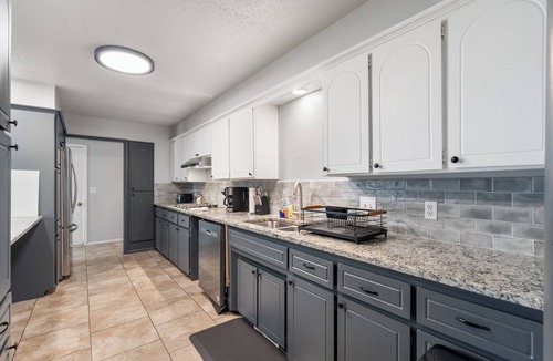 Central Oklahoma City House | 8BR sleeping 14 with a game room and backyard — perfect for groups.
