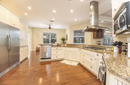 Palm River Estates House | 8mins to famous Naples beaches and sunsets! Entertainers family dream home.
