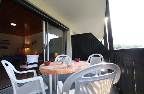 Chantemerle Apartment | 8th floor, balcony, parking, tv, 53m², Serre Chevalier