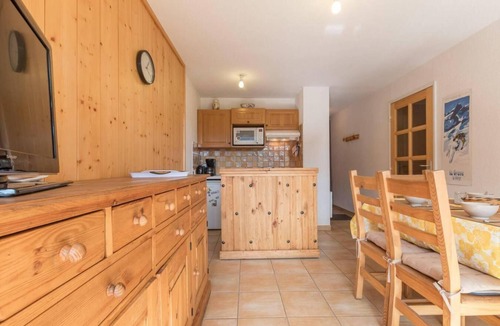 Forville Apartment | 8th floor, view panoramic, balcony, parking, tv, 38m², Serre Chevalier