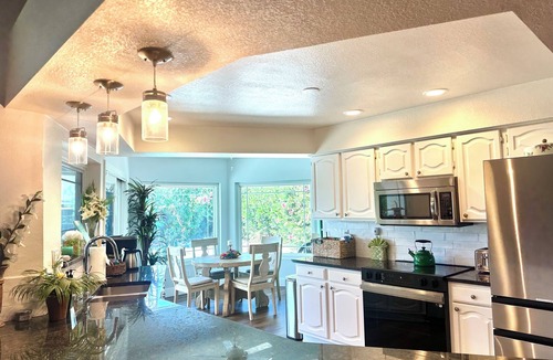 La Paz At Desert Springs House | 9 AM check in 9 PM check out, south facing sunny yard, Kierland area, 6 bikes