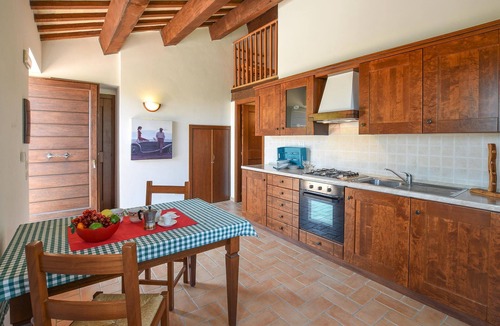 Cingoli House | 9 bedroom accommodation in Cingoli