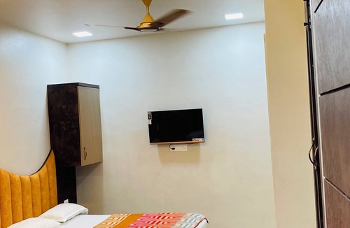 Mathura Bed & Breakfast | 9-bedroom bed & breakfast in enchanting Mathura with AC, WiFi