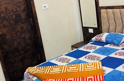 Mathura Bed & Breakfast | 9-bedroom bed & breakfast in enchanting Mathura with AC, WiFi