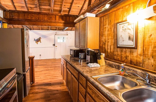 Applegate Cottage | 9 Bedroom within 4 Cottages on One Large Property with Amenities!