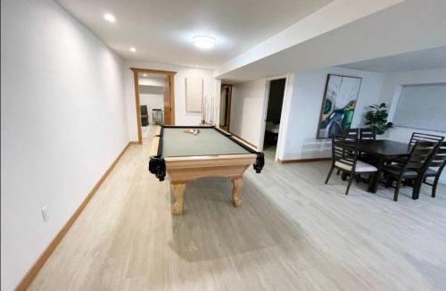 Haller Lake House | 9-Beds7 BA Home wPool table-Movie room& Firepit
