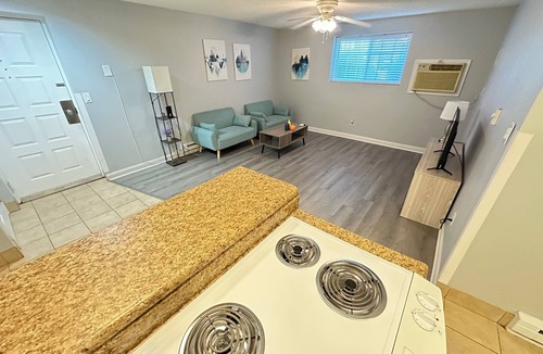 Franklin Apartment | 9 Fresh Getaway - with private washer and drier