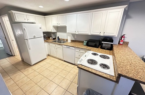 Franklin Apartment | 9 Fresh Getaway - with private washer and drier