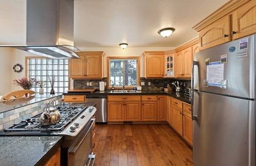 Sunriver House | 9 Hoodoo - Located on Ft Rock Park, SHARC Passes, Ping Pong, Hot Tub, Fireplace