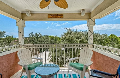 Seacrest House | 9 Palms