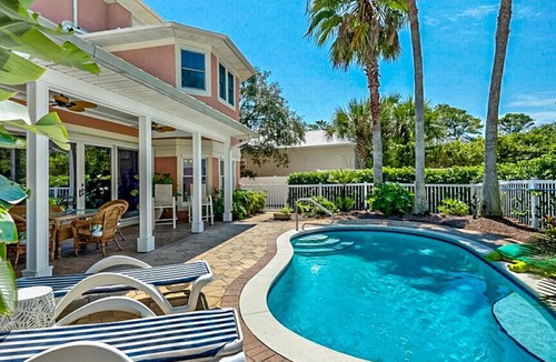 Seacrest House | 9 Palms