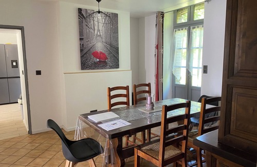 Les Ormes House | 9-person gîte - Between history, nature and gastronomy. Pets welcome.