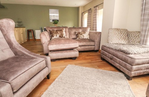 Airton Apartment | 9 Riverside Walk