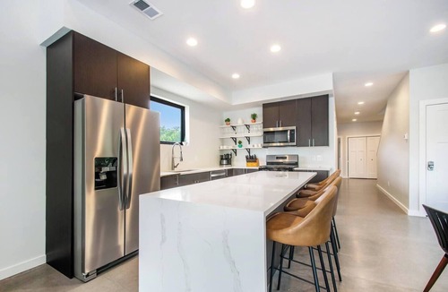 Stevensville House | 90 min from Chicago, Pool, Hot Tub, Pet Friendly come enjoy After Dune Delight