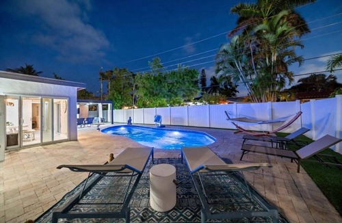 Lighthouse Point House | 912 Managed by Brampton Park