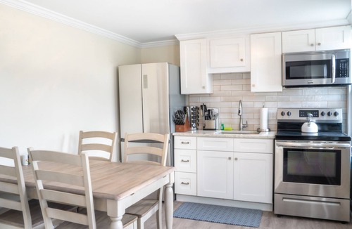 Hampton House | 935 Ocean A Beachside Inn