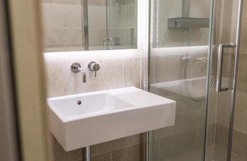 Kilburn Apartment | 95 Studios