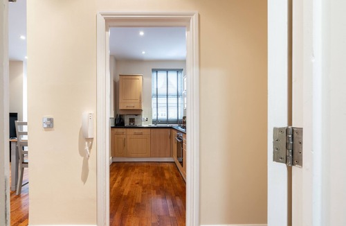 Bush Hill Park Apartment | 9B St Marks Road