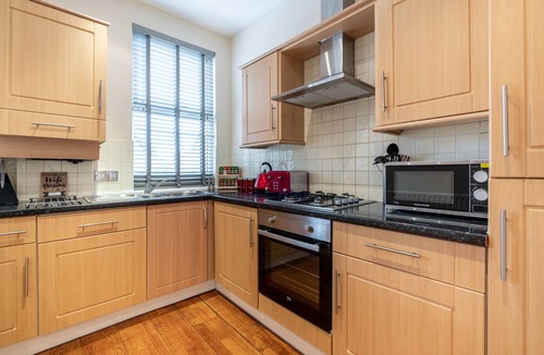 Bush Hill Park Apartment | 9B St Marks Road