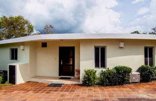 La Mulata Villa | 9BD guest-friendly complex with private pools, free bus to town, tennis court