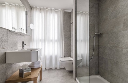Porte-Saint-Martin Hotel | 9Hotel Republique