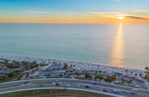 Bonita Springs Condo | 9th Floor Gulf View - Steps From The Beach 1908