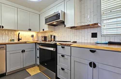 Diamond Head - Kapahulu - St. Louis Apartment | 9th Floor Studio Apt, Full kitchen & Insane views!