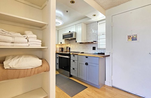 Diamond Head - Kapahulu - St. Louis Apartment | 9th Floor Studio Apt, Full kitchen & Insane views!