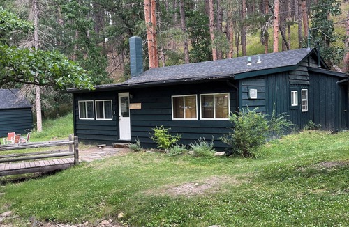 Keystone Cabin | A 2 bedroom, 2 bath cabin full of beauty and custom-built character