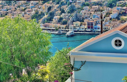 Pedi House | A 2 bedroom house fully equipped for long or short term rentals rooted in Symi.