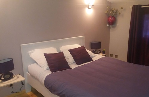 Auriol Bed & Breakfast | A 20 mn de Cassis, 30 mn D'aix en Provence et de Marseille, Gîte les Lavandes