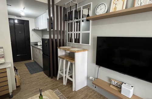 Las Pinas Condo | A 24-sqm studio type . Has 3 beds and perfect for families, couples or friends.