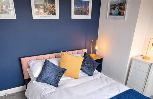 Walkden Cabin | A 3 Bedroom Home From Home