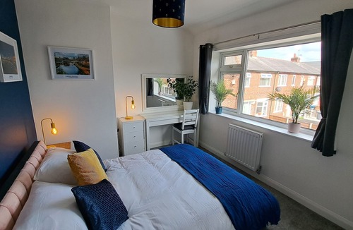Walkden Cabin | A 3 Bedroom Home From Home