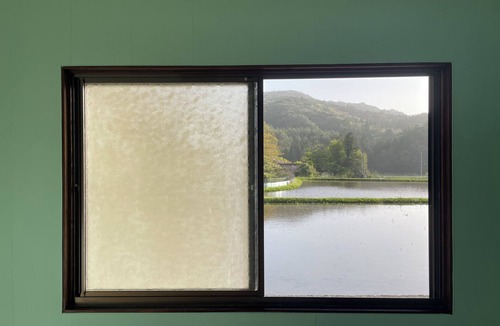 Hagi House | A 45-year-old private home with a family of five and two small dogs, located in a rich natural setting.