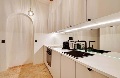 Quartier du Faubourg-Montmartre Apartment | A Authentic 3-BR/2Ba in Opera - Grands Boulevards