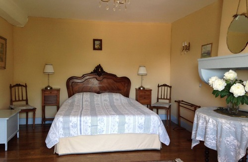 Saint-Etienne-des-Oullieres House | A Beaujolais winemaker's house + vineyard, a/c, exclusive use of heated pool