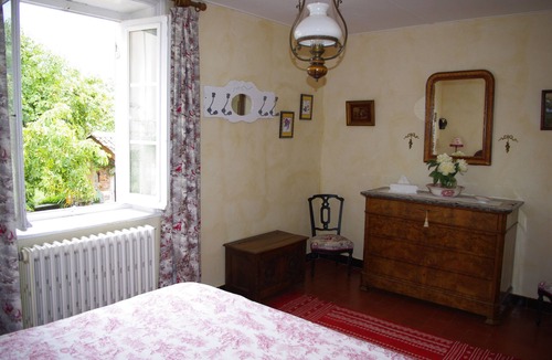 Saint-Etienne-des-Oullieres House | A Beaujolais winemaker's house + vineyard, a/c, exclusive use of heated pool