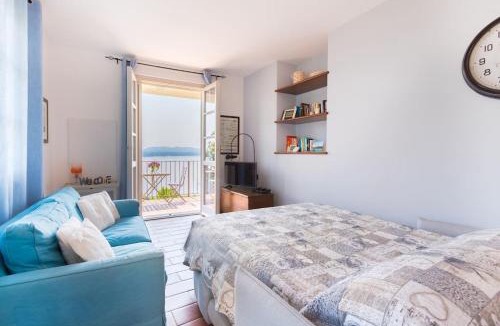 Belgirate Apartment | A Balcony on Lake Maggiore