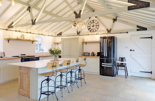 Westbourne Cottage | A barn conversion that sleeps 12 guests in 6 bedrooms