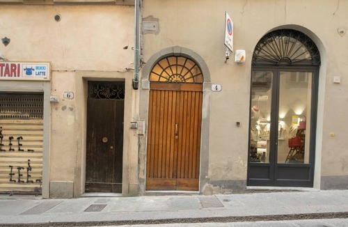 Oltrarno Apartment | A beautiful apartment a stone's throw from Piazza Pitti by Mmega
