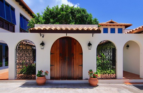 Morne Rouge Villa | A Beautiful Beachfront Villa
