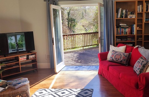 Littlebourne Apartment | A beautiful conversion of a Grade II listed former Oast House and adjoining a Grade II listed former