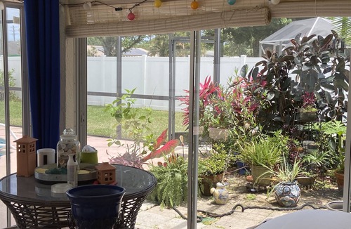 West Melbourne House | A Beautiful Home—mins to beach!