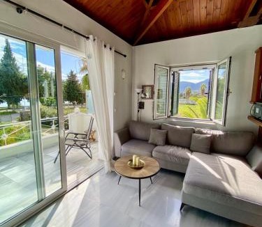 Kontsika Villa | A beautiful maisonette next to the sea with a dreaming view!